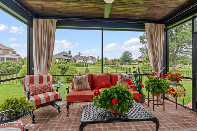 5204 Spring Mist Ct, Prospect, KY 40059