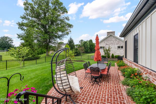 5204 Spring Mist Ct, Prospect, KY 40059