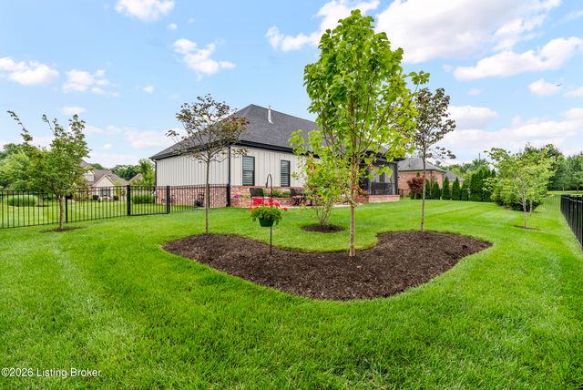 5204 Spring Mist Ct, Prospect, KY 40059