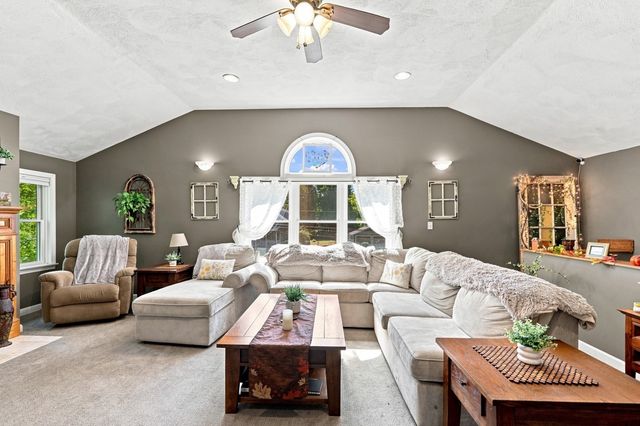 7 Chute Rd, Newbury, MA 01922