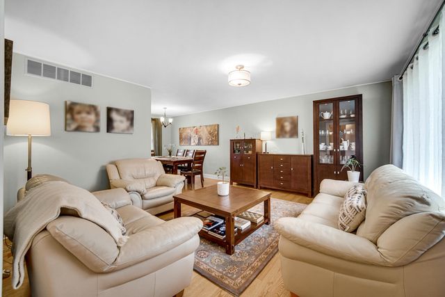 9544 Hawthorne Drive, Munster, IN 46321
