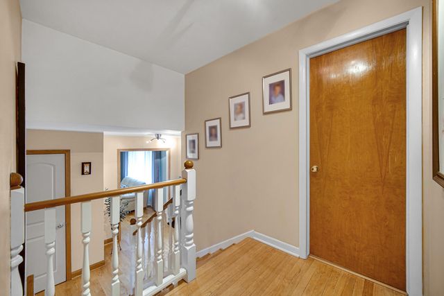 9544 Hawthorne Drive, Munster, IN 46321