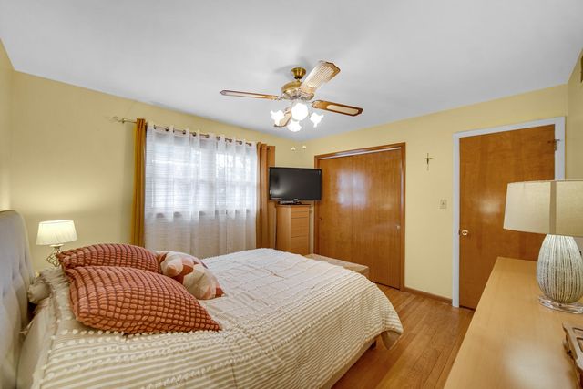 9544 Hawthorne Drive, Munster, IN 46321