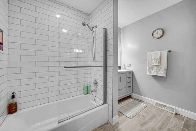 9544 Hawthorne Drive, Munster, IN 46321