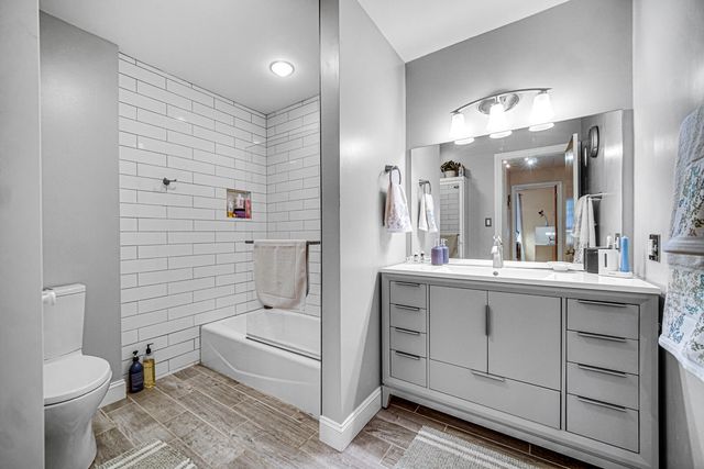 9544 Hawthorne Drive, Munster, IN 46321