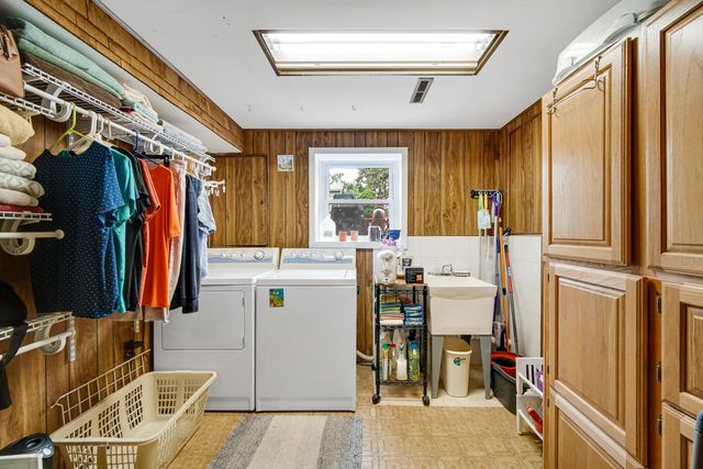 9544 Hawthorne Drive, Munster, IN 46321