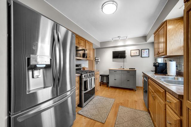 9544 Hawthorne Drive, Munster, IN 46321