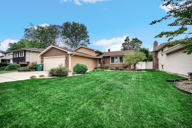 9544 Hawthorne Drive, Munster, IN 46321