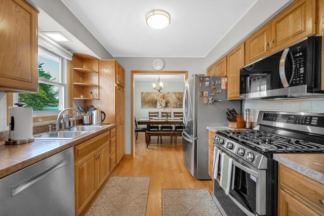 9544 Hawthorne Drive, Munster, IN 46321