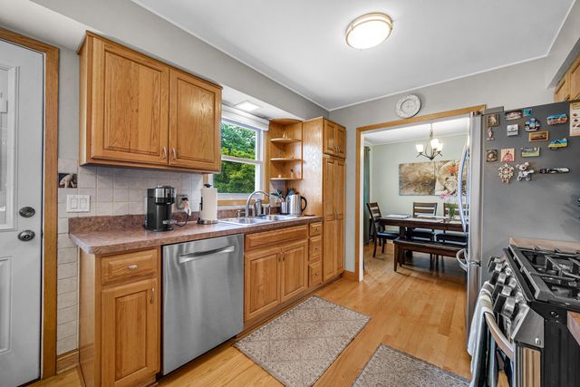 9544 Hawthorne Drive, Munster, IN 46321
