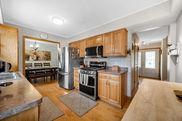 9544 Hawthorne Drive, Munster, IN 46321