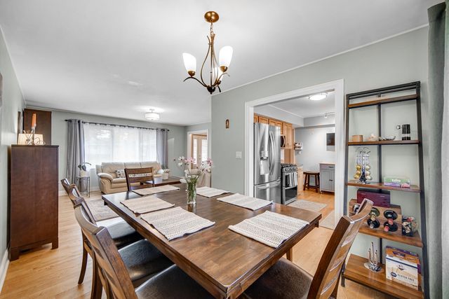 9544 Hawthorne Drive, Munster, IN 46321