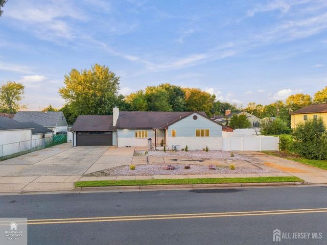 3 Innes Road, East Brunswick, NJ 08816