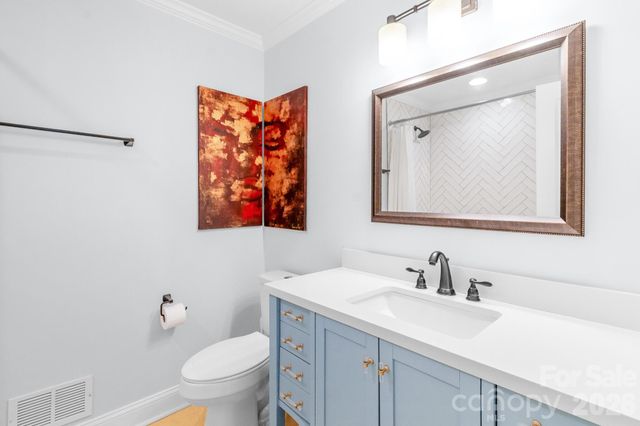 5917 Doncaster Drive, Charlotte, NC 28211