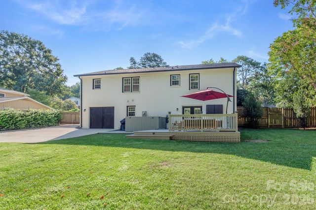 5917 Doncaster Drive, Charlotte, NC 28211