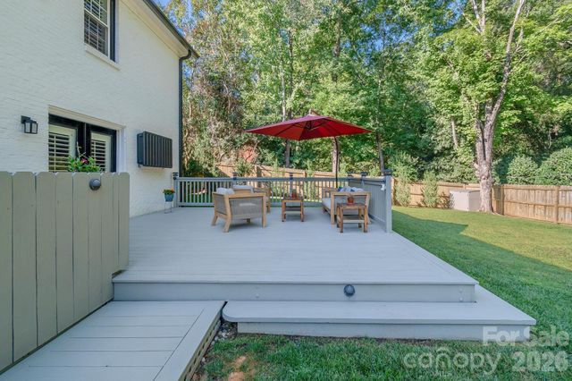 5917 Doncaster Drive, Charlotte, NC 28211