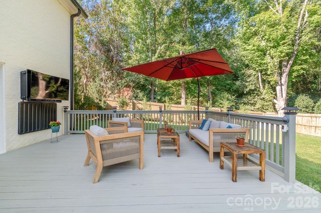 5917 Doncaster Drive, Charlotte, NC 28211