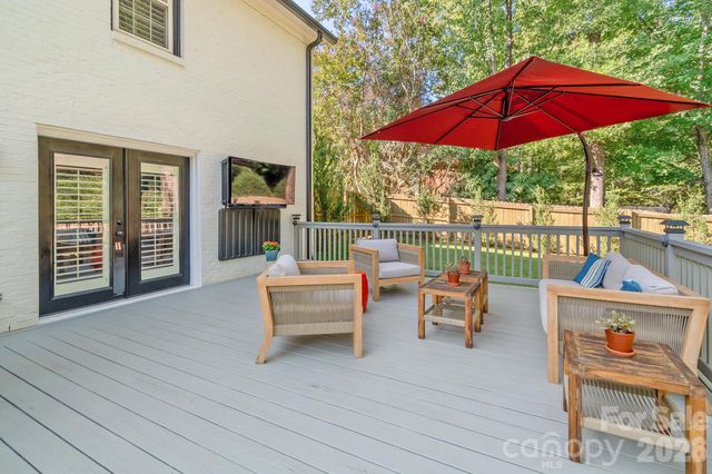 5917 Doncaster Drive, Charlotte, NC 28211