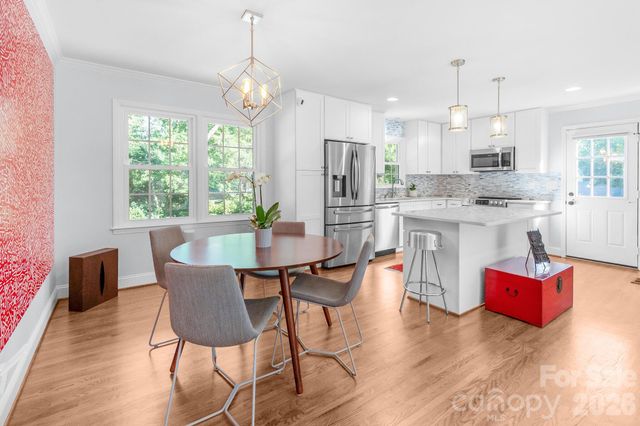 5917 Doncaster Drive, Charlotte, NC 28211