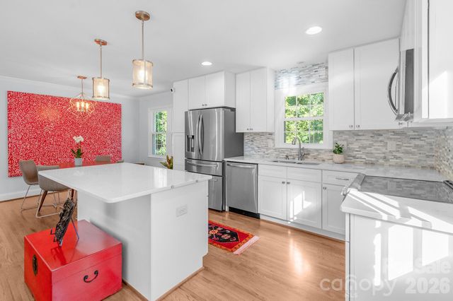 5917 Doncaster Drive, Charlotte, NC 28211