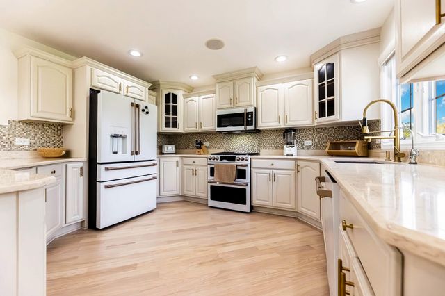 7378 Winchester Lane, Schererville, IN 46375