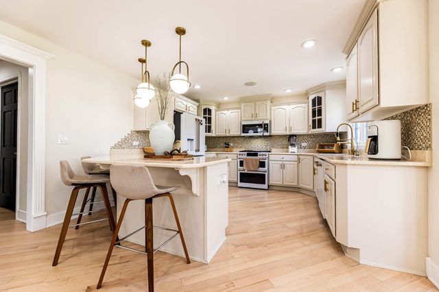 7378 Winchester Lane, Schererville, IN 46375