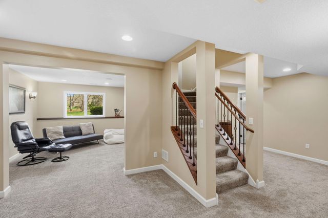 10053 Raleigh Court, Woodbury, MN 55129