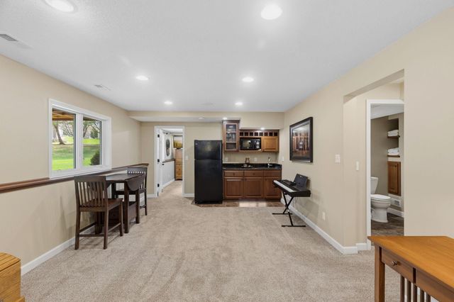 10053 Raleigh Court, Woodbury, MN 55129