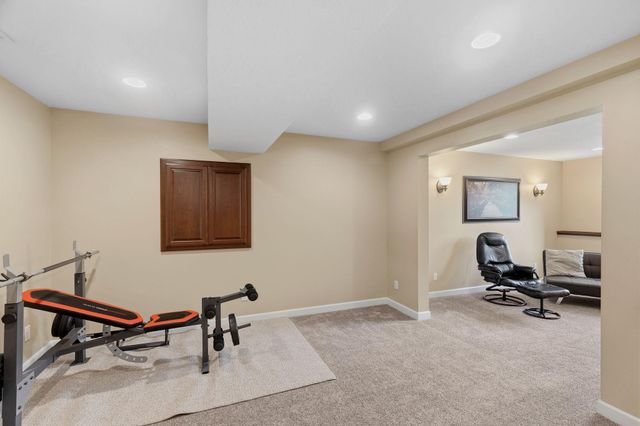 10053 Raleigh Court, Woodbury, MN 55129