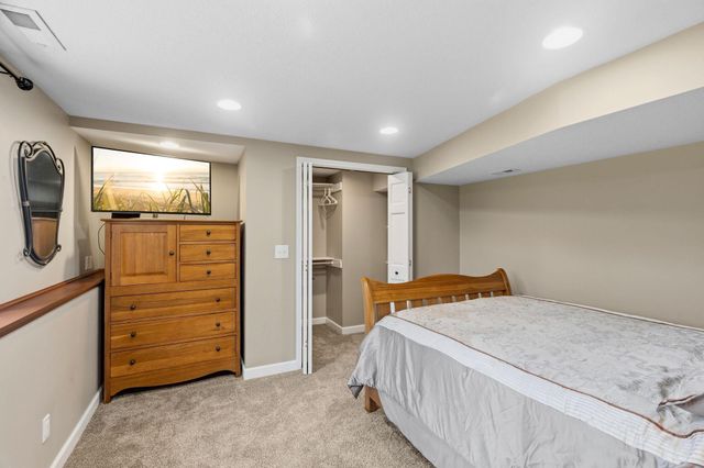 10053 Raleigh Court, Woodbury, MN 55129