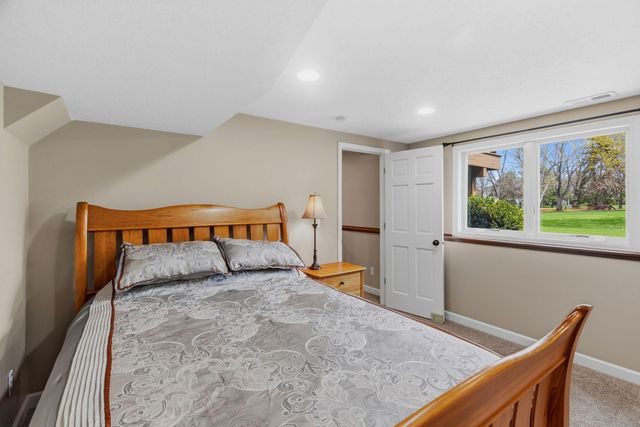 10053 Raleigh Court, Woodbury, MN 55129