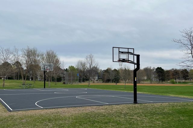 10053 Raleigh Court, Woodbury, MN 55129