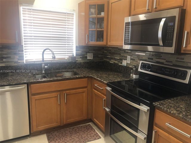 8583 Vía Serena, Boca Raton, FL 33433