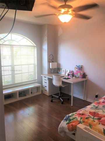 8583 Vía Serena, Boca Raton, FL 33433