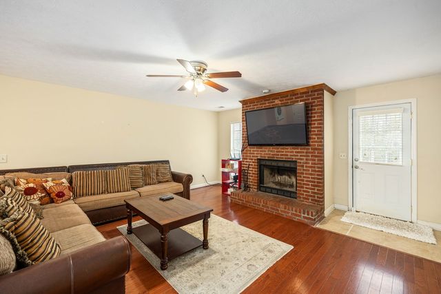 556 Douglas Drive, Ellerslie, GA 31807