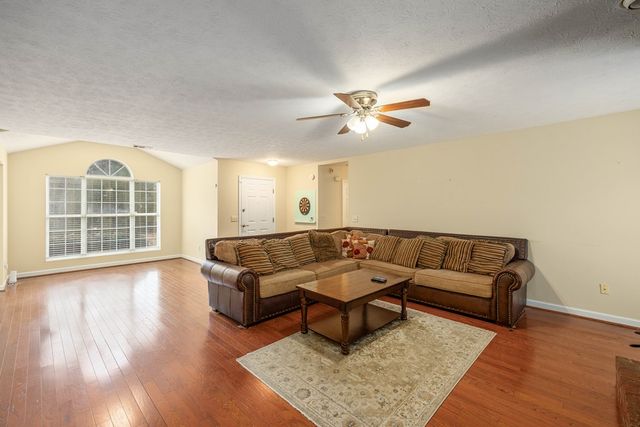 556 Douglas Drive, Ellerslie, GA 31807