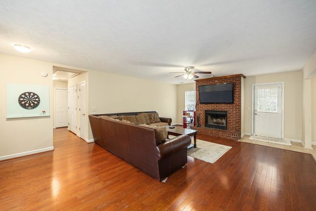 556 Douglas Drive, Ellerslie, GA 31807