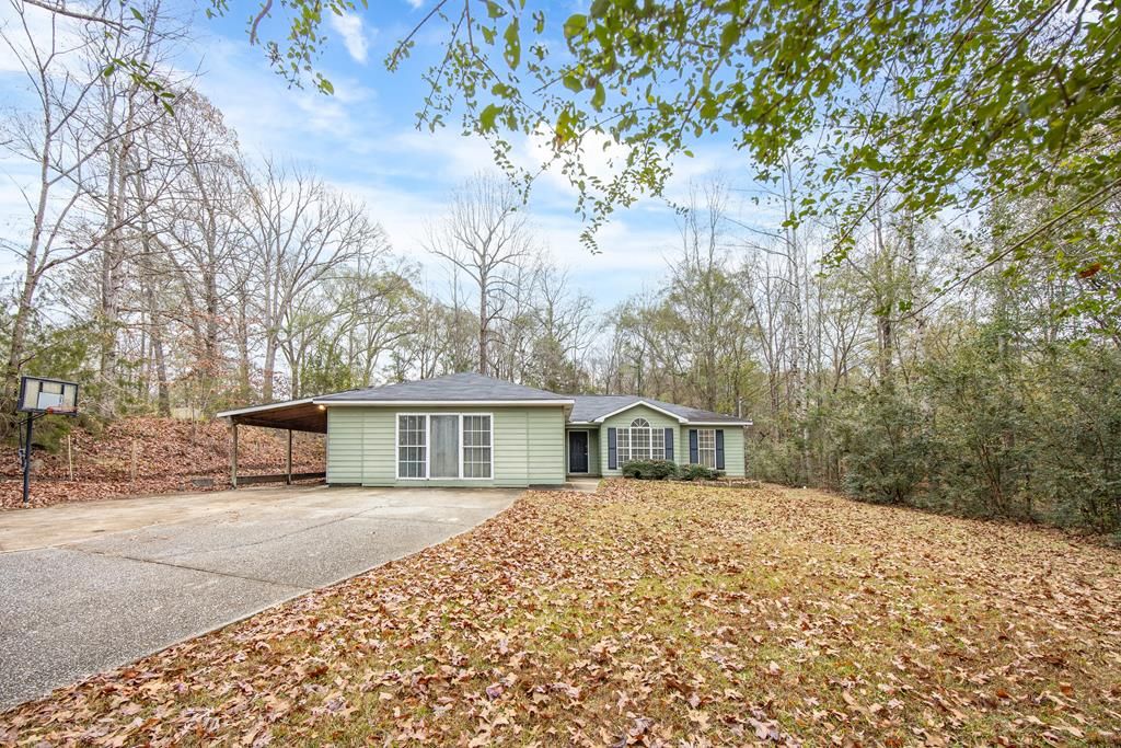 556 Douglas Drive, Ellerslie, GA 31807