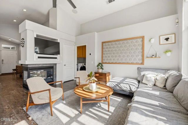 795 Livingston Avenue, Ventura, CA 93003