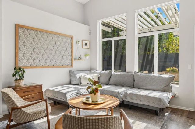 795 Livingston Avenue, Ventura, CA 93003