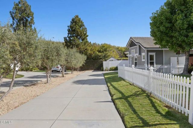 795 Livingston Avenue, Ventura, CA 93003