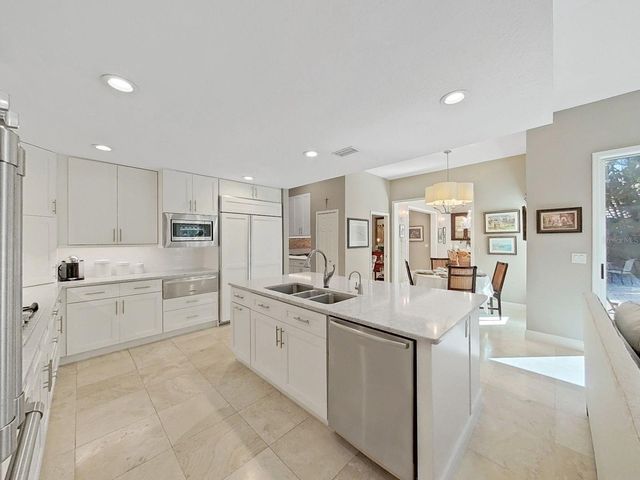 4833 WINDMILL PALM TERRACE NE, St Petersburg, FL 33703