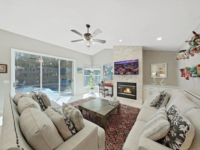 4833 WINDMILL PALM TERRACE NE, St Petersburg, FL 33703