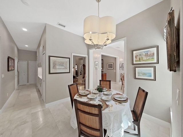 4833 WINDMILL PALM TERRACE NE, St Petersburg, FL 33703