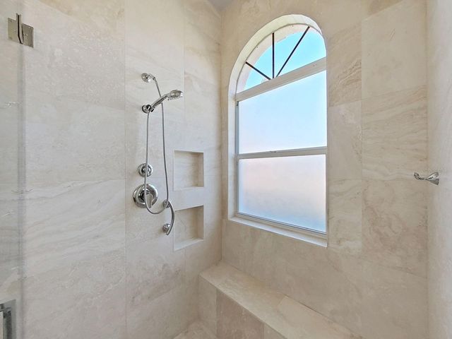 4833 WINDMILL PALM TERRACE NE, St Petersburg, FL 33703