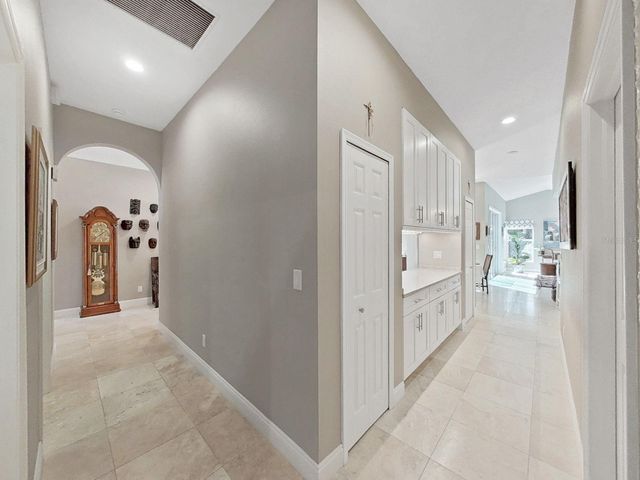 4833 WINDMILL PALM TERRACE NE, St Petersburg, FL 33703