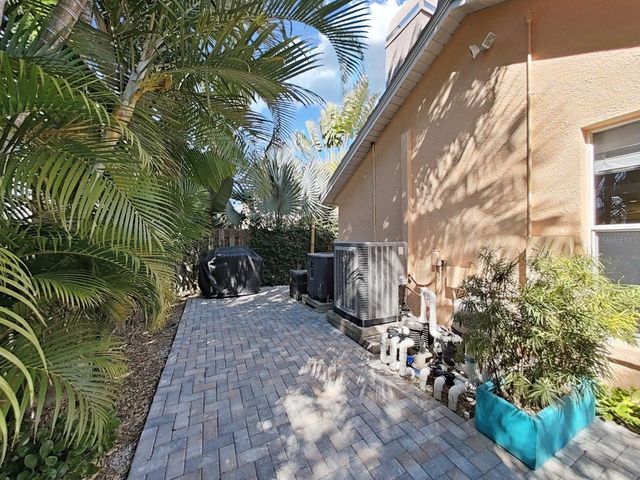 4833 WINDMILL PALM TERRACE NE, St Petersburg, FL 33703