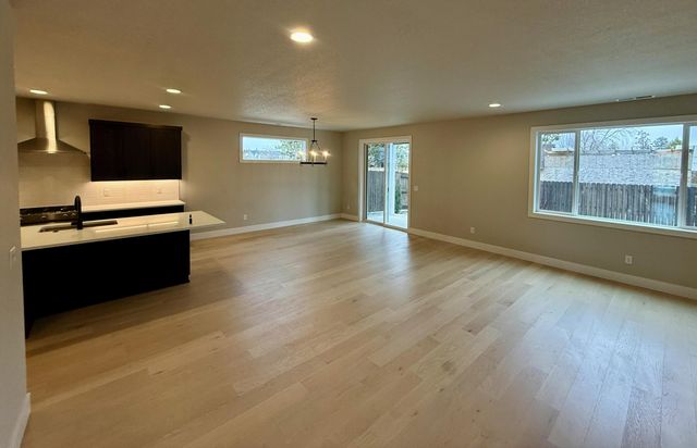 61425 SE Daybreak Court Lot 6, Bend, OR 97702