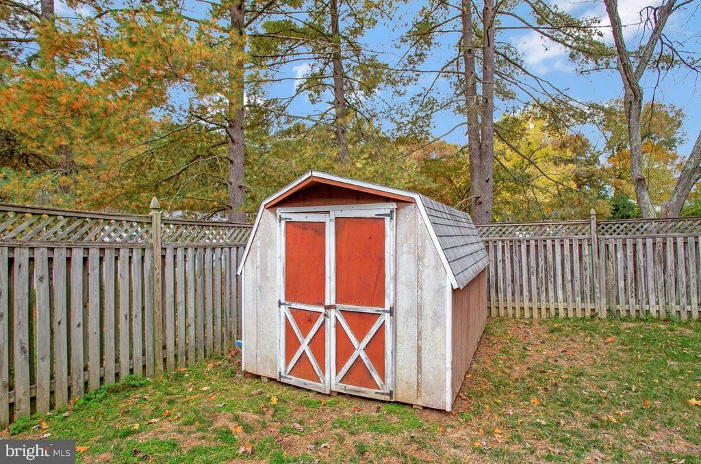 Image 28 of property listing at 4106 WAKEFIELD LN, Bowie, MD 20715