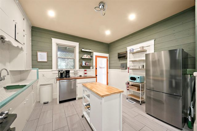 1112 17th Street, Galveston, TX 77550